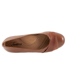 Danni Saddle